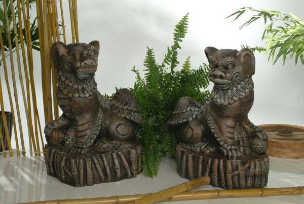 Statues de jardin de chiens gardiens de temple droit et gauche