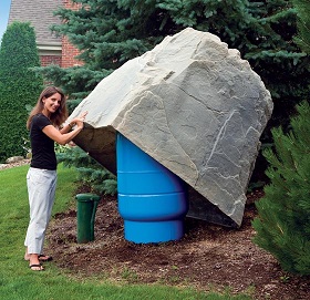 Immense roche artificielle pour le jardin